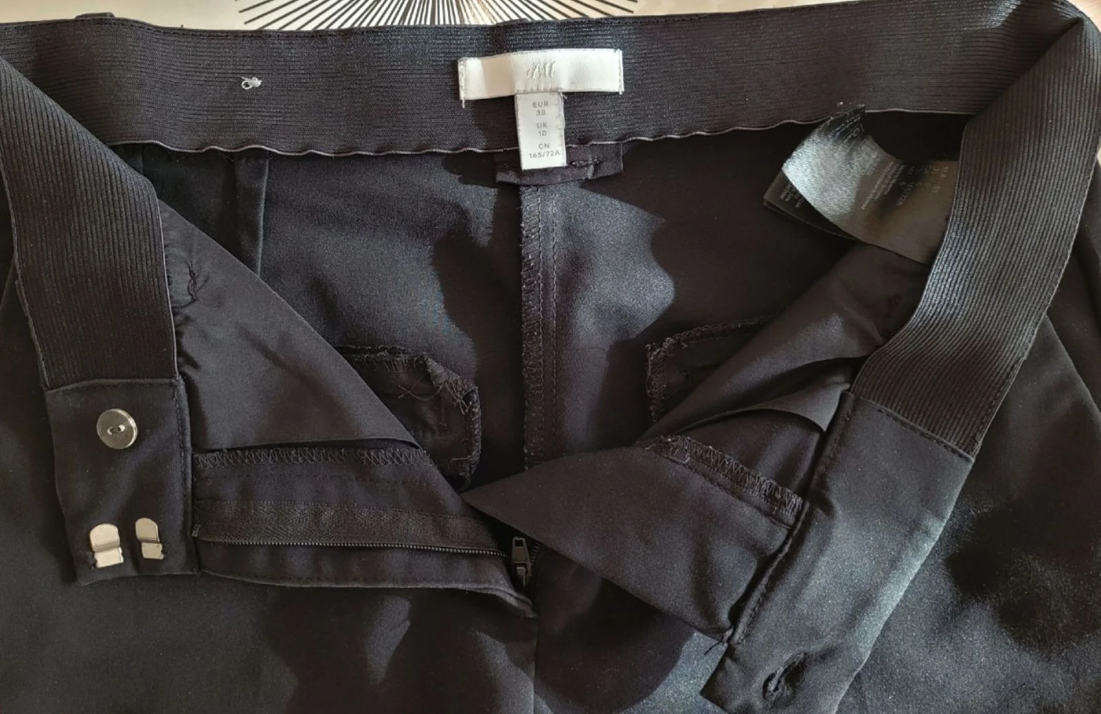 H&M Calça Preta TM/TFr38-Preta-Corte Justo e Cintura Elástica em BE – photo 6